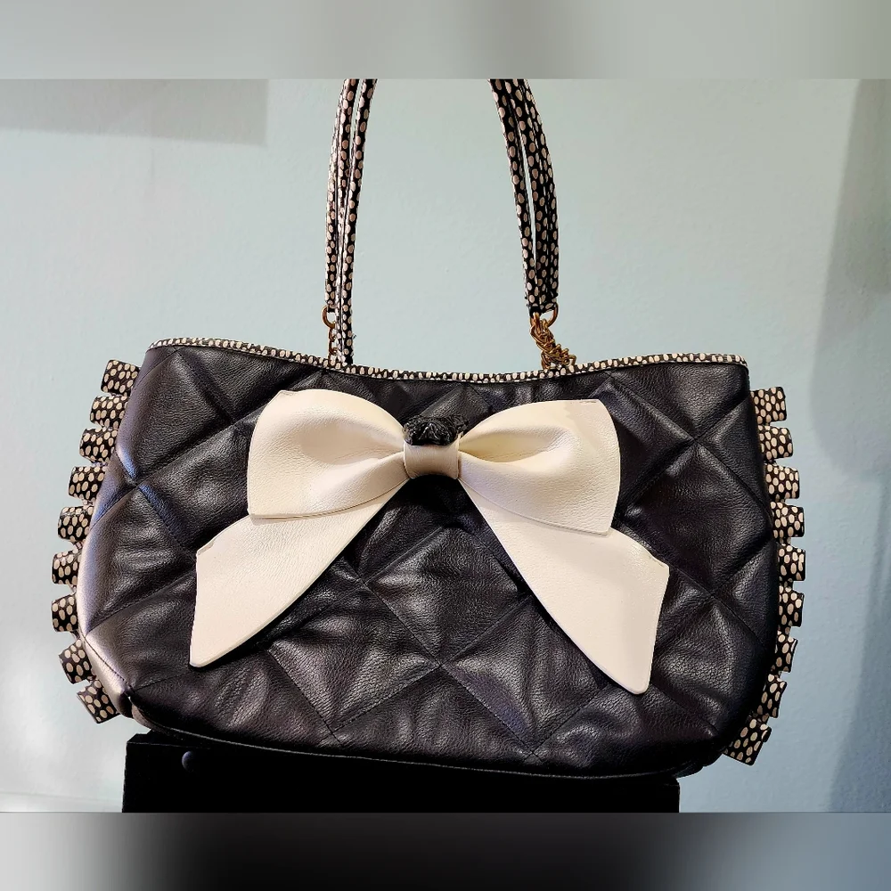Betsey Johnson | Frenchie Bull Dog Bow Vegan Leather Quilted Tote | Black/White - Picture 4 of 14